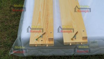 Zestaw śrub mocujący boki ze szczytami dla łóżka z drewna
