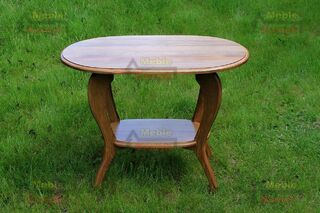 kawowy stolik z sosny z owalnym blatem i nogami w stylu ludwik