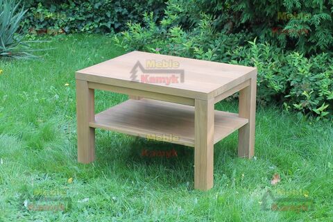 Ława dębowa z półką Tina-2 wybarwiona w kolorze Inka. Trwały i solidny mebel o nowoczesnym wzornictwie